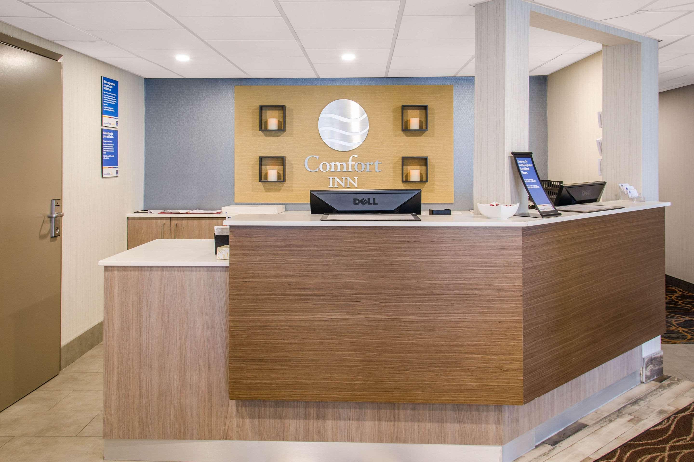 Comfort Inn Aeroport Dorval Buitenkant foto