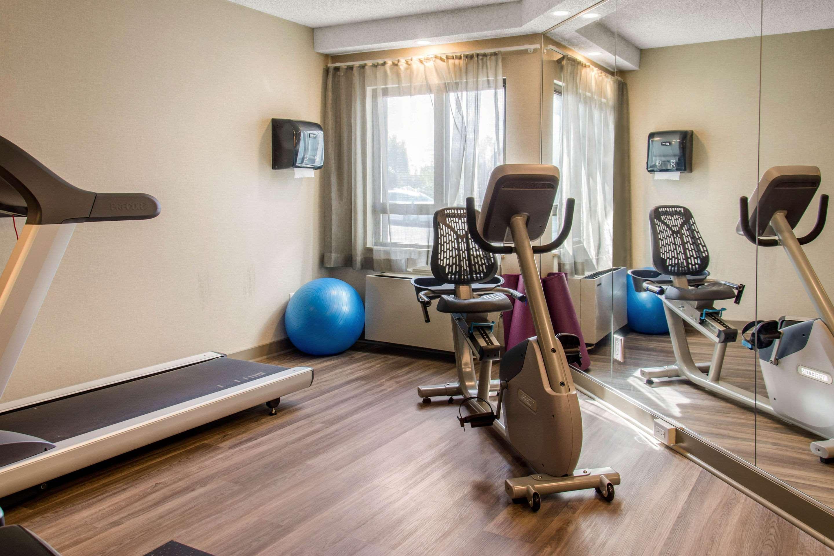 Comfort Inn Aeroport Dorval Buitenkant foto