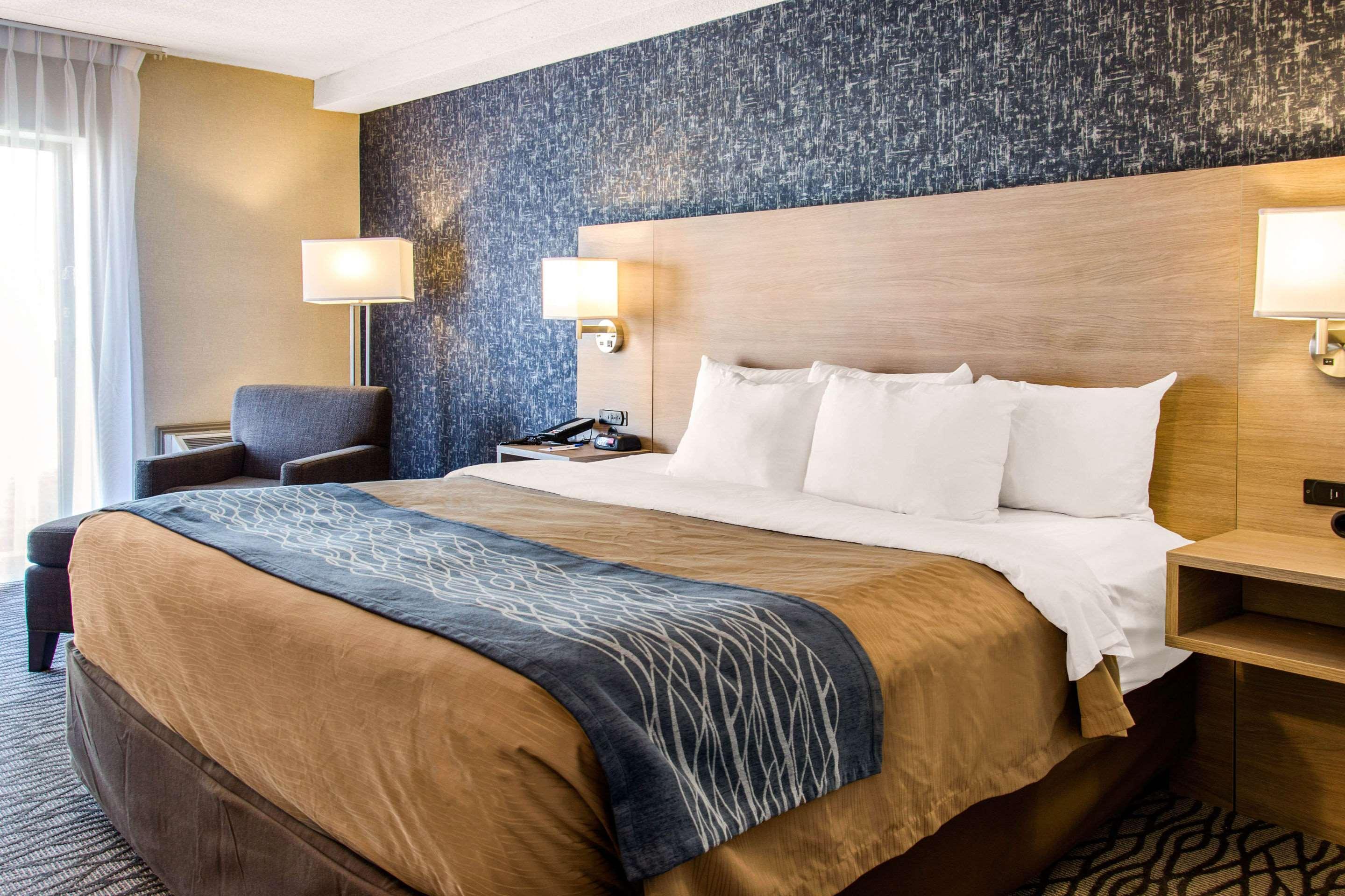 Comfort Inn Aeroport Dorval Buitenkant foto