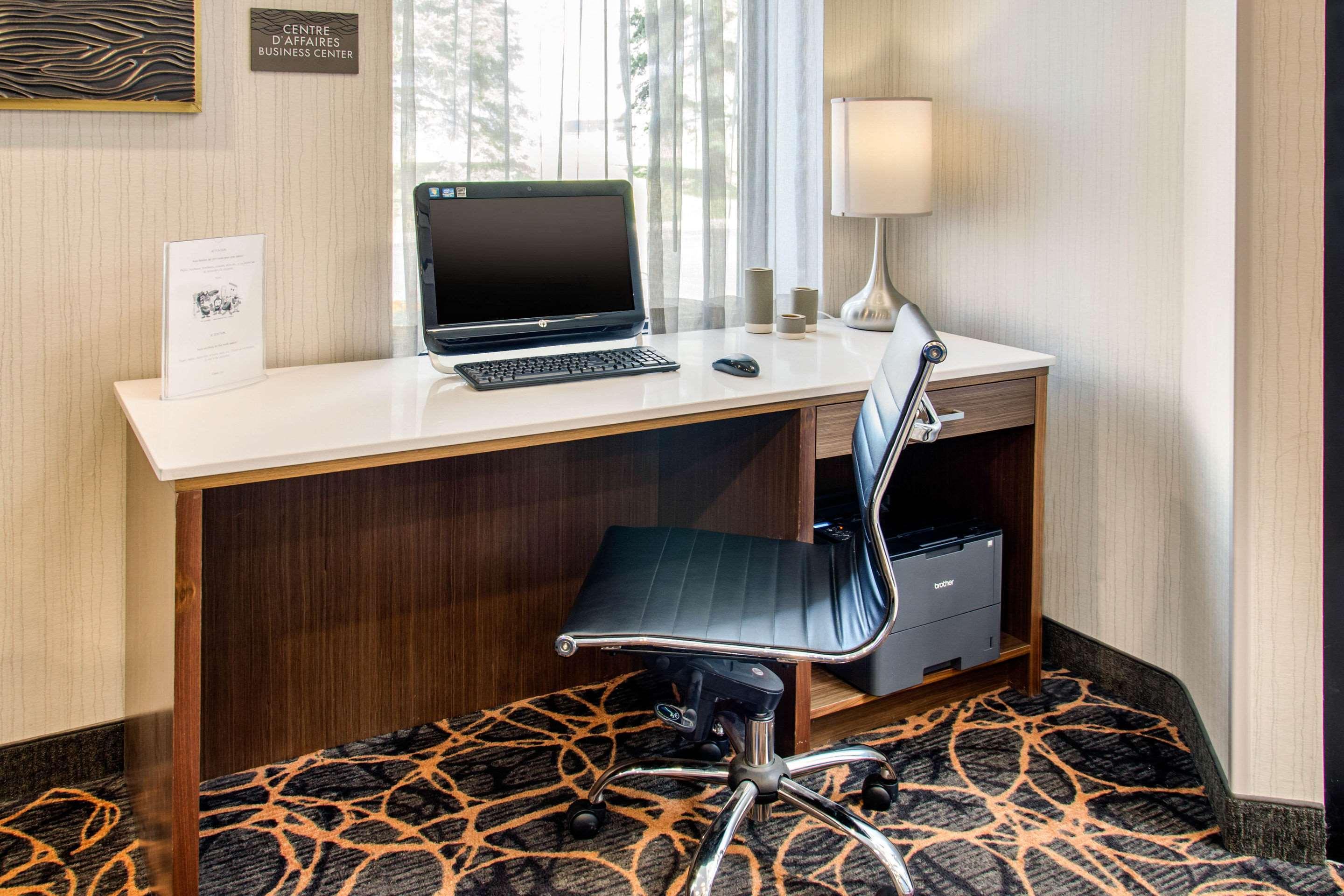 Comfort Inn Aeroport Dorval Buitenkant foto