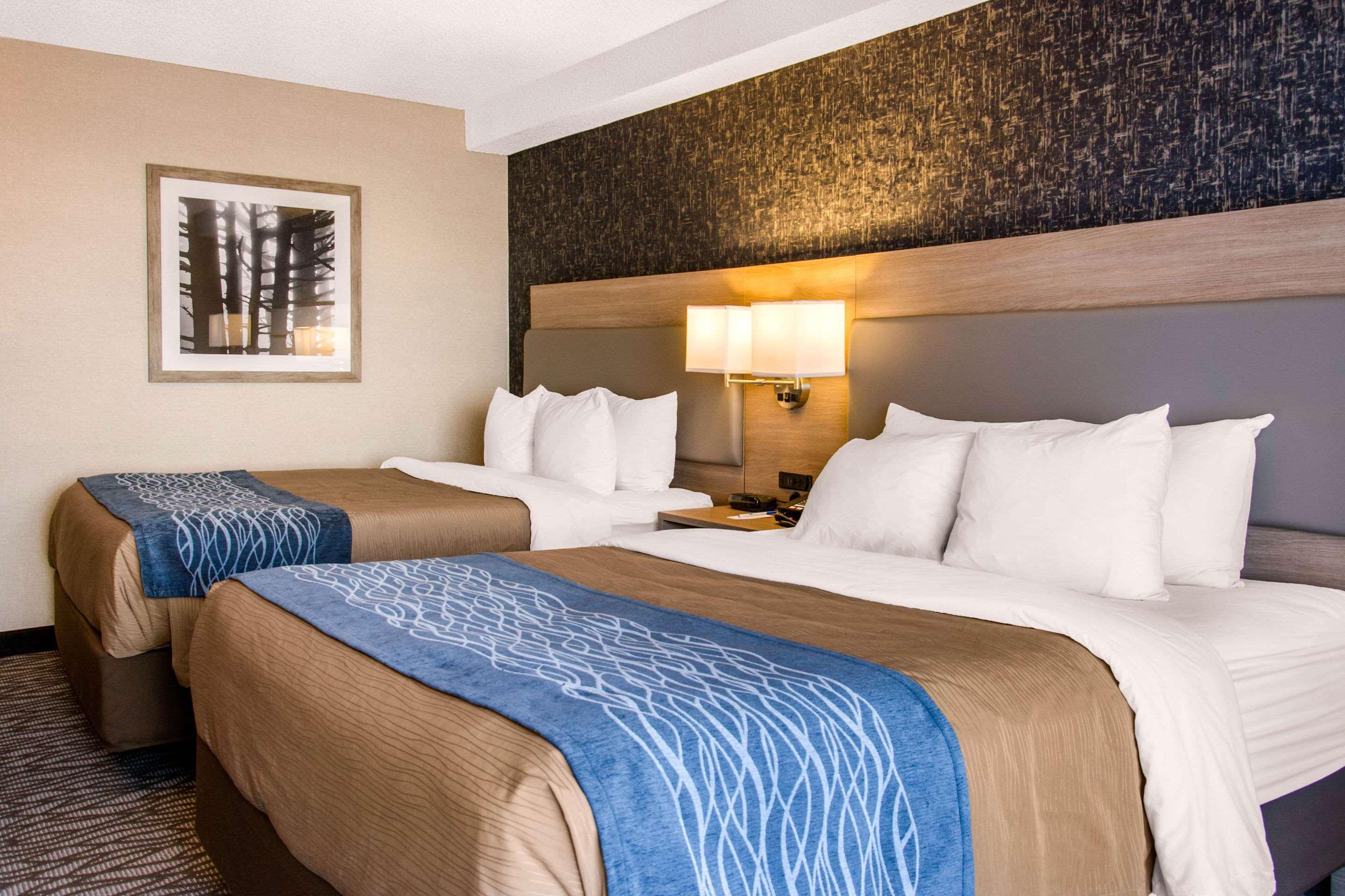Comfort Inn Aeroport Dorval Buitenkant foto