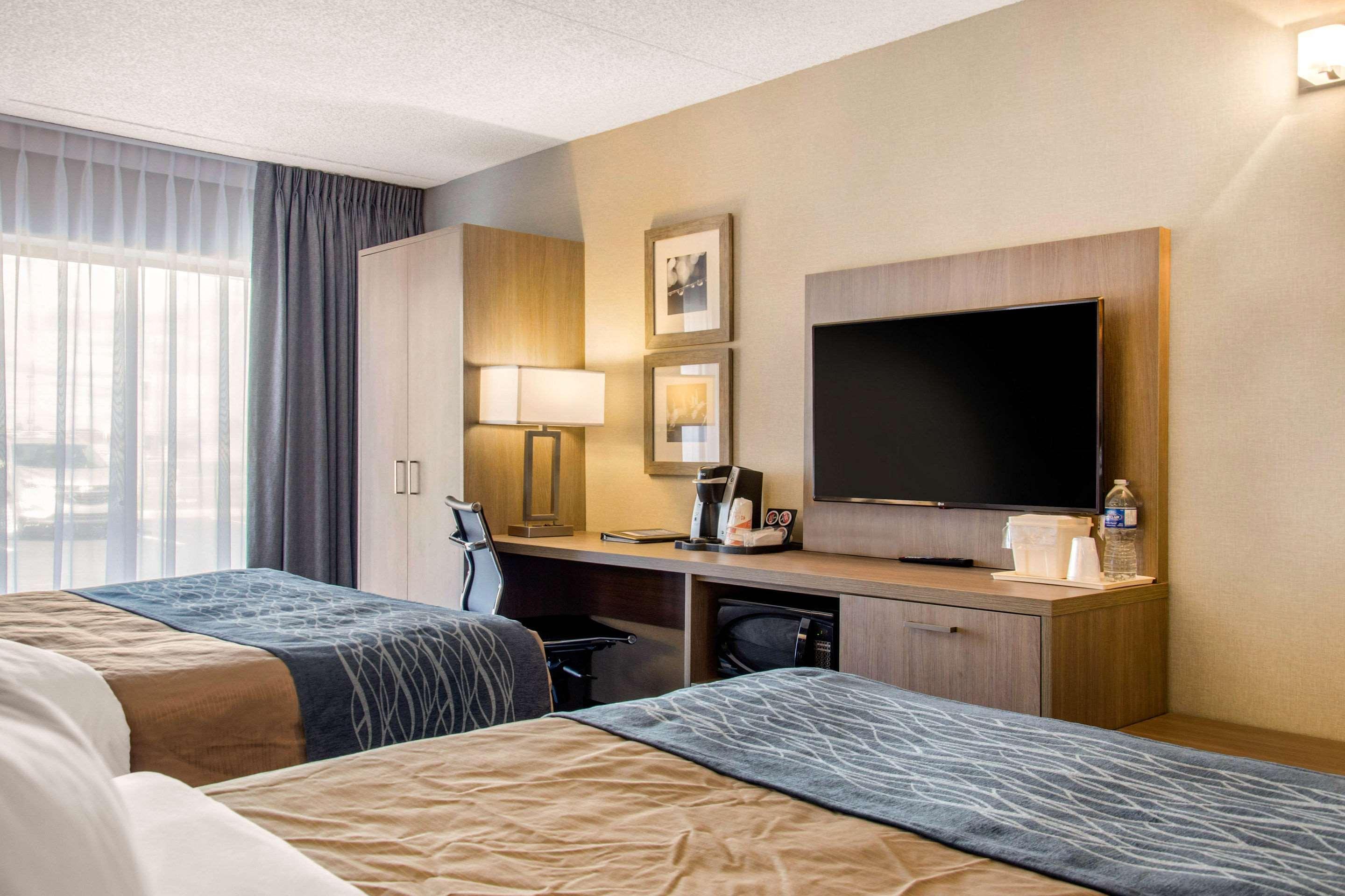 Comfort Inn Aeroport Dorval Buitenkant foto