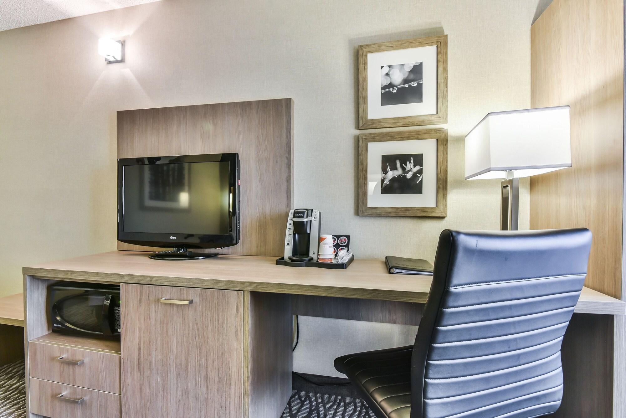 Comfort Inn Aeroport Dorval Buitenkant foto