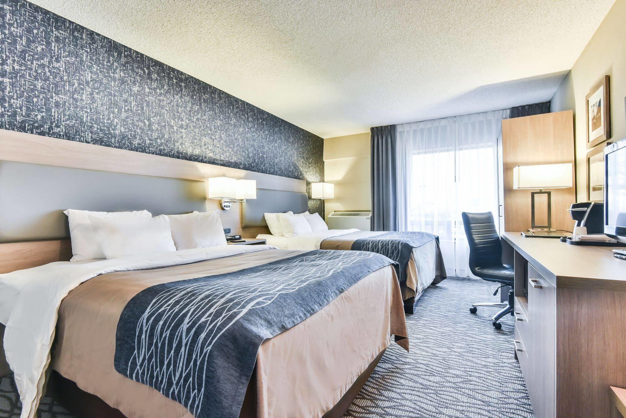 Comfort Inn Aeroport Dorval Buitenkant foto