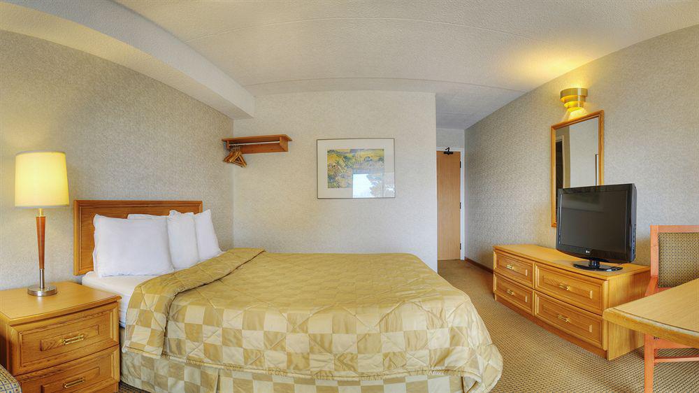 Comfort Inn Aeroport Dorval Buitenkant foto