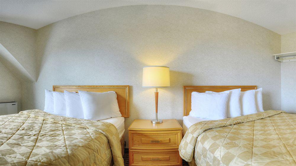 Comfort Inn Aeroport Dorval Buitenkant foto